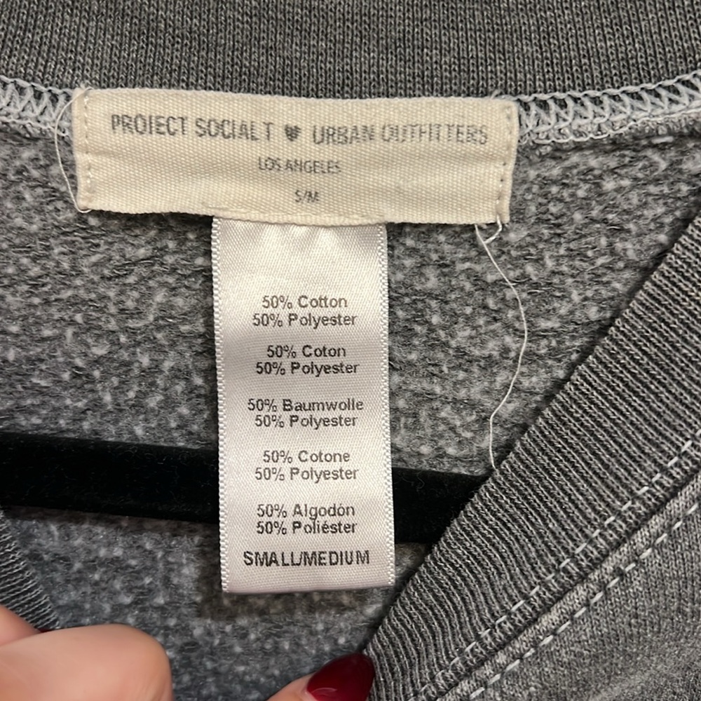 Crewneck - Picture 3 of 4